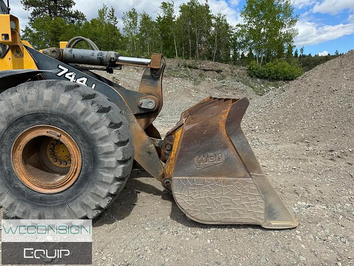 Used 2006 John Deere 744J Wheel-Loader