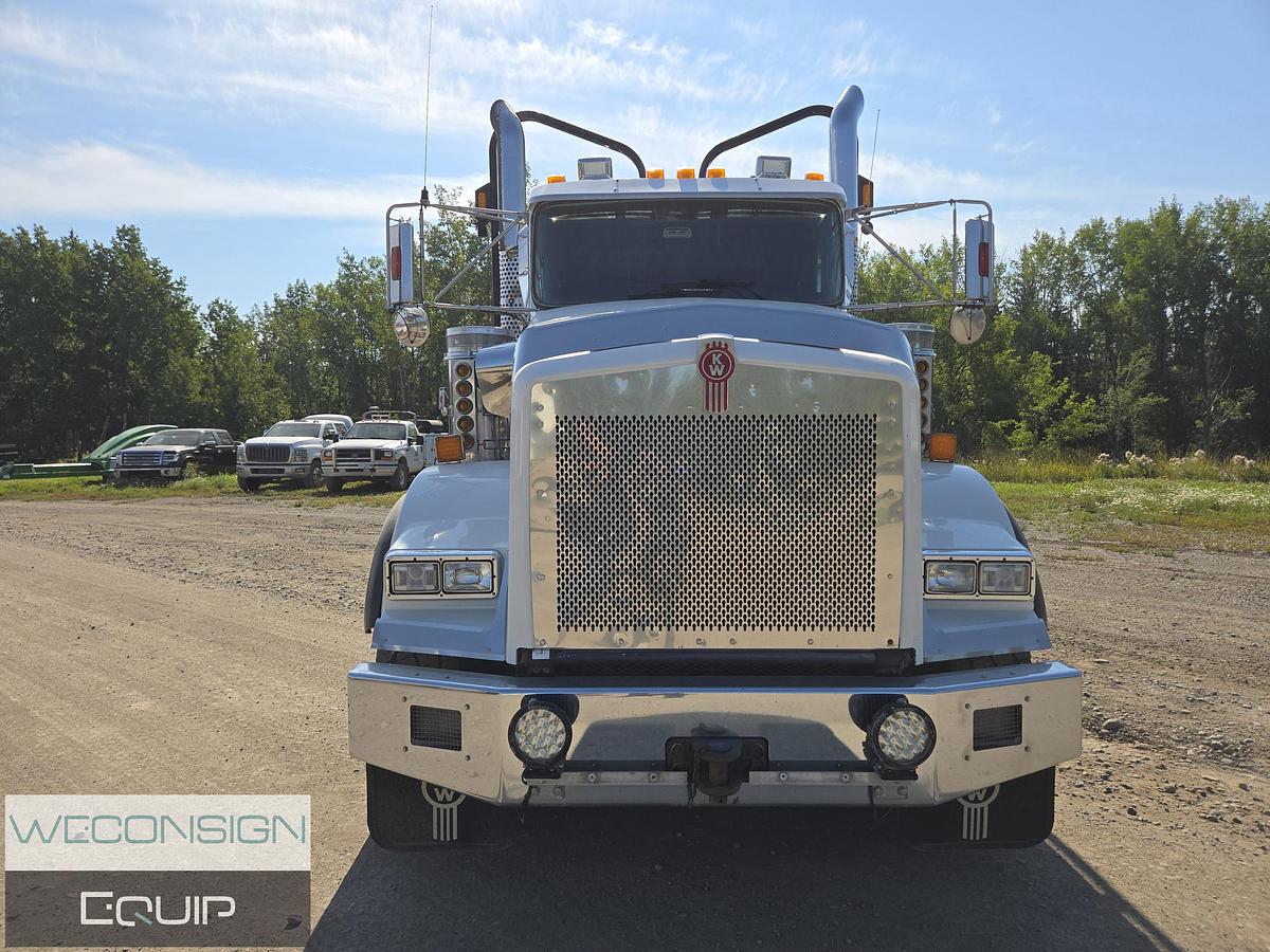 Used 2020 Kenworth T800 Daycab Logging Truck