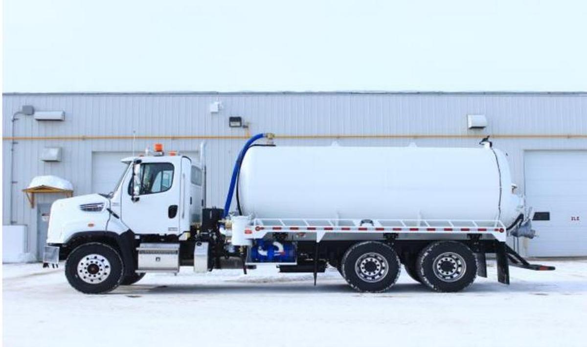 Used 2025 Freightliner 108SD+