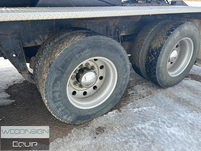 Used 2004 Kenworth T800 Picker Truck