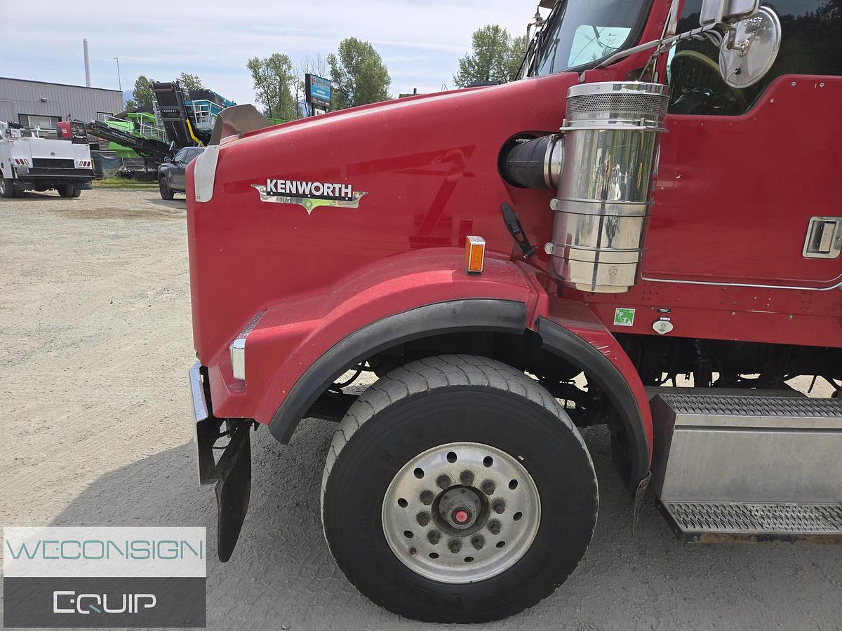 Used 2001 Kenworth T800 TA Lowbed Truck