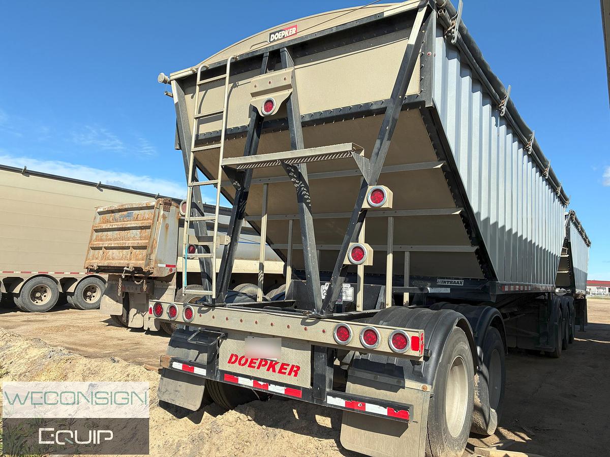 Used 2022 Doepker GRAVEL TRAILER SUPER B
