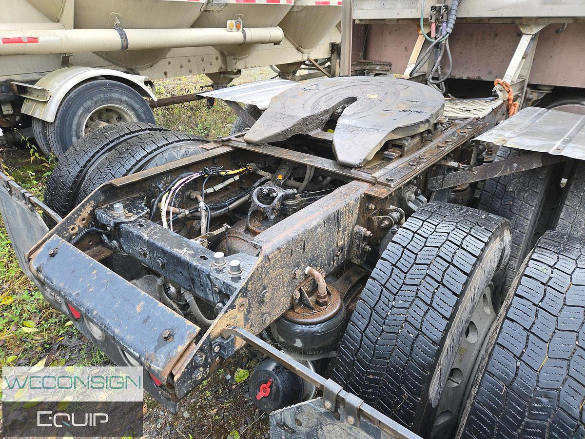 Used 2009 Kenworth W900L TA Sleeper Truck Tractor