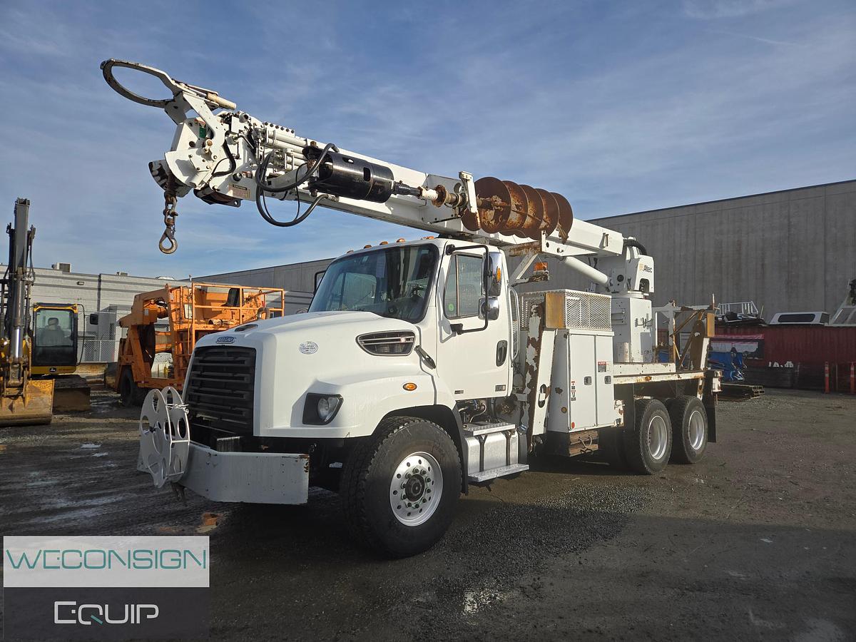 Used 2013 Freightliner 114SD TA Digger Truck