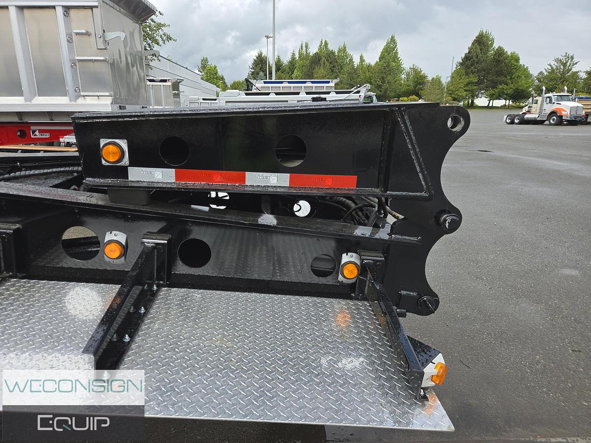 Used 2005 K-Line 60 Ton Lowbed Trailer and Jump Jeep