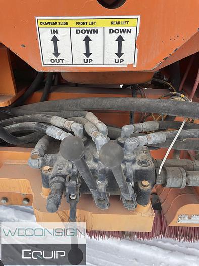 Used 2002 Nissan 2500 – Pavement Marking Vocational Truck