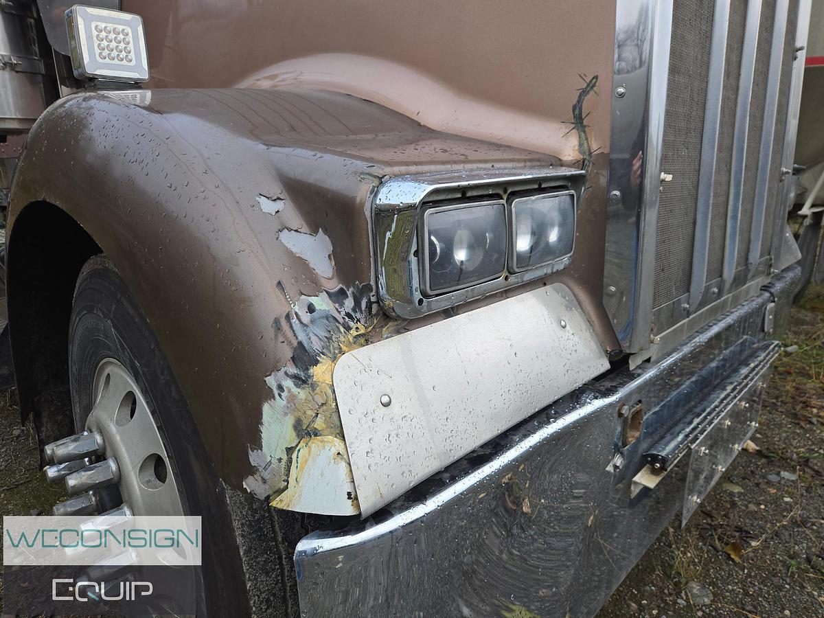 Used 2009 Kenworth W900L TA Sleeper Truck Tractor