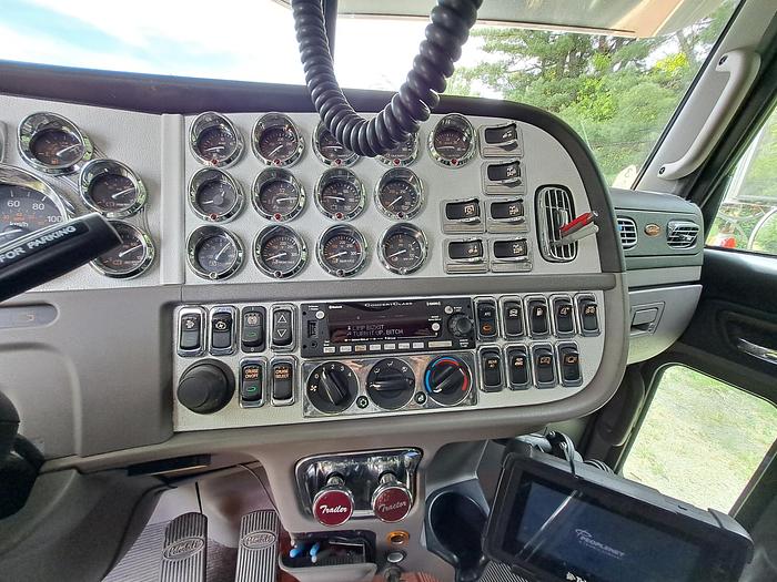 Used 2022 Peterbilt 389 With SUPER 40s HWY Truck Tractor