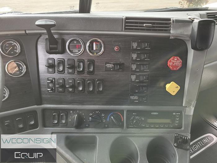 Used 2007 Freightliner Columbia Water/Tank