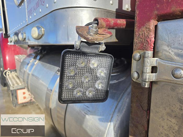 Used 2013 Peterbilt 367 Sleeper Winch Truck