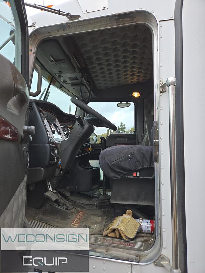 Used 2008 Kenworth T800 Tri Drive Stone Slinger