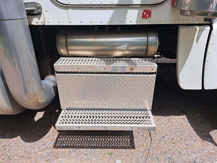 Used 2022 Peterbilt 389 With SUPER 40s HWY Truck Tractor