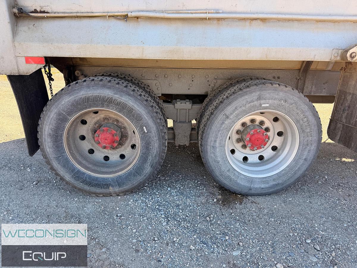 Used 1997 Freightliner USF-1E TA Dump Truck