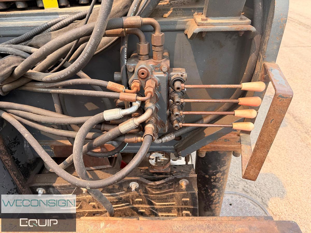 Used 2007 Freightliner FLD120SD 35 Ton Knuckle Boom Truck