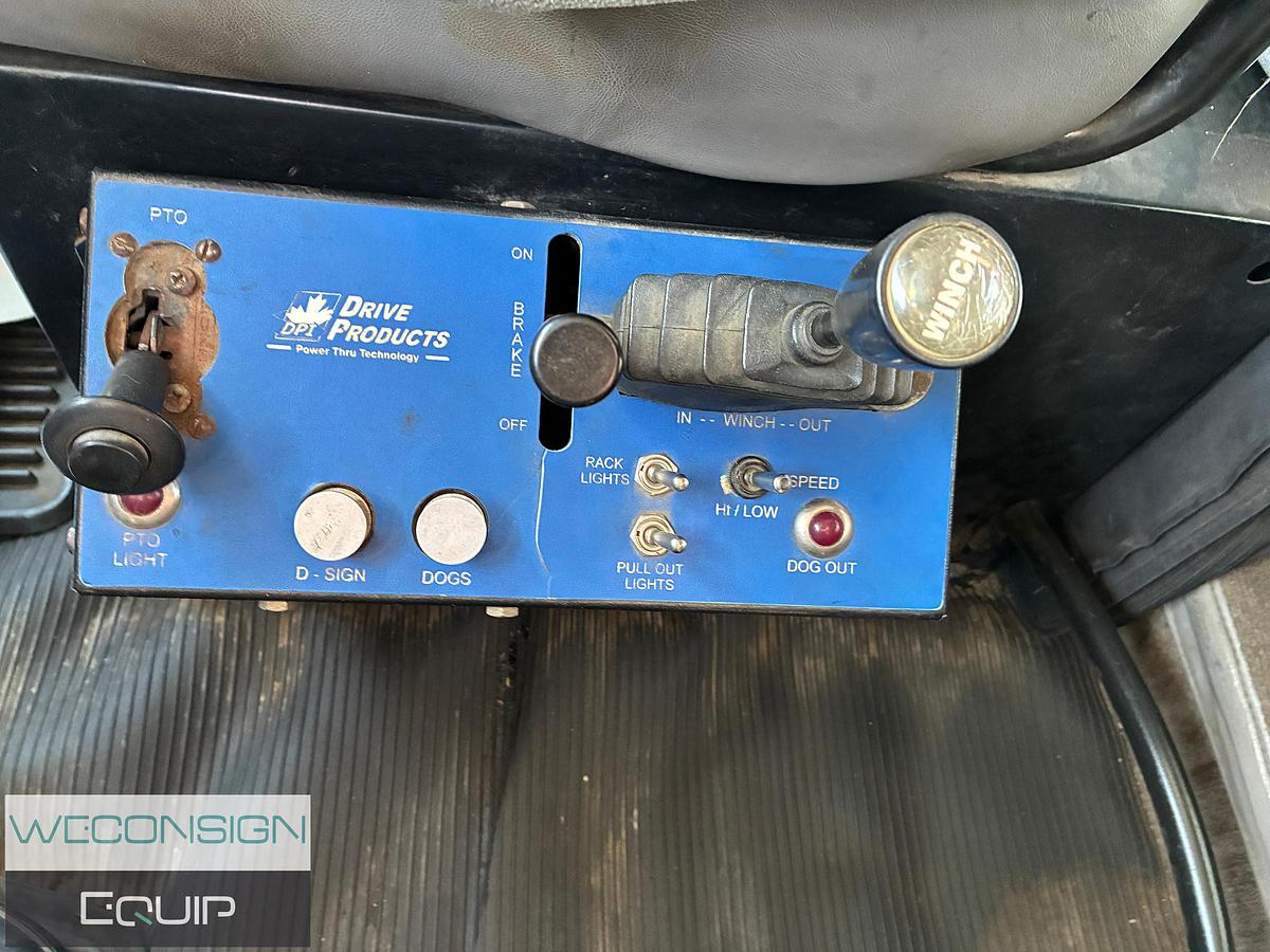 Used 2005 Kenworth T800B Sleeper Winch Truck