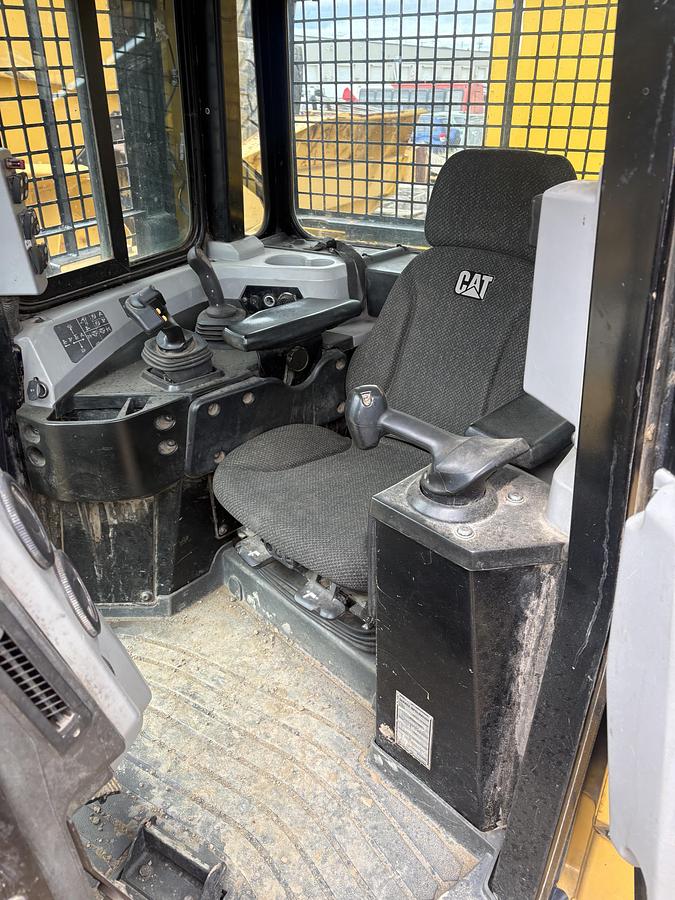Used 2018 CAT D6T LGP Dozer
