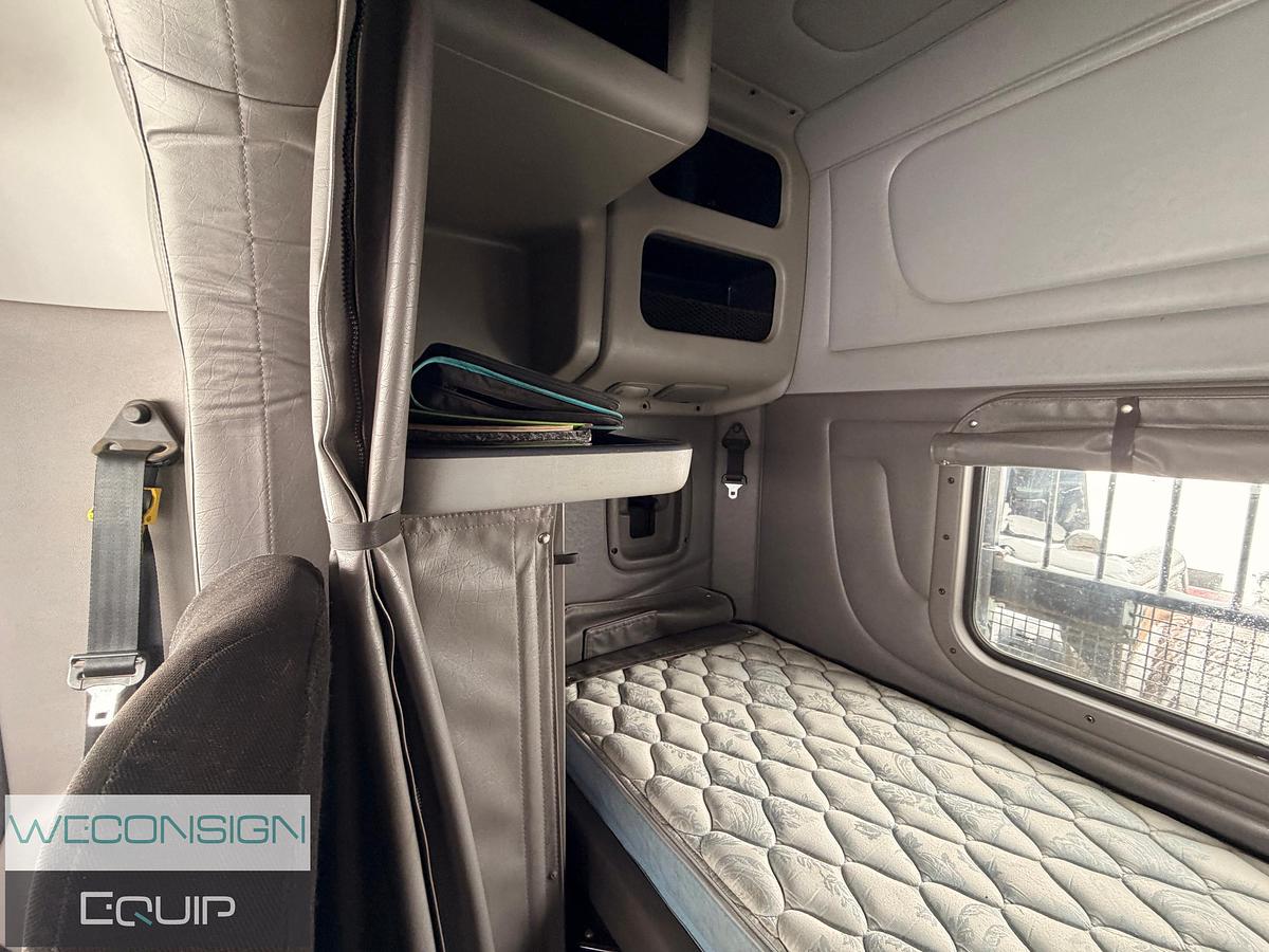 Used 2016 Peterbilt 367 Tri Drive Winch Truck