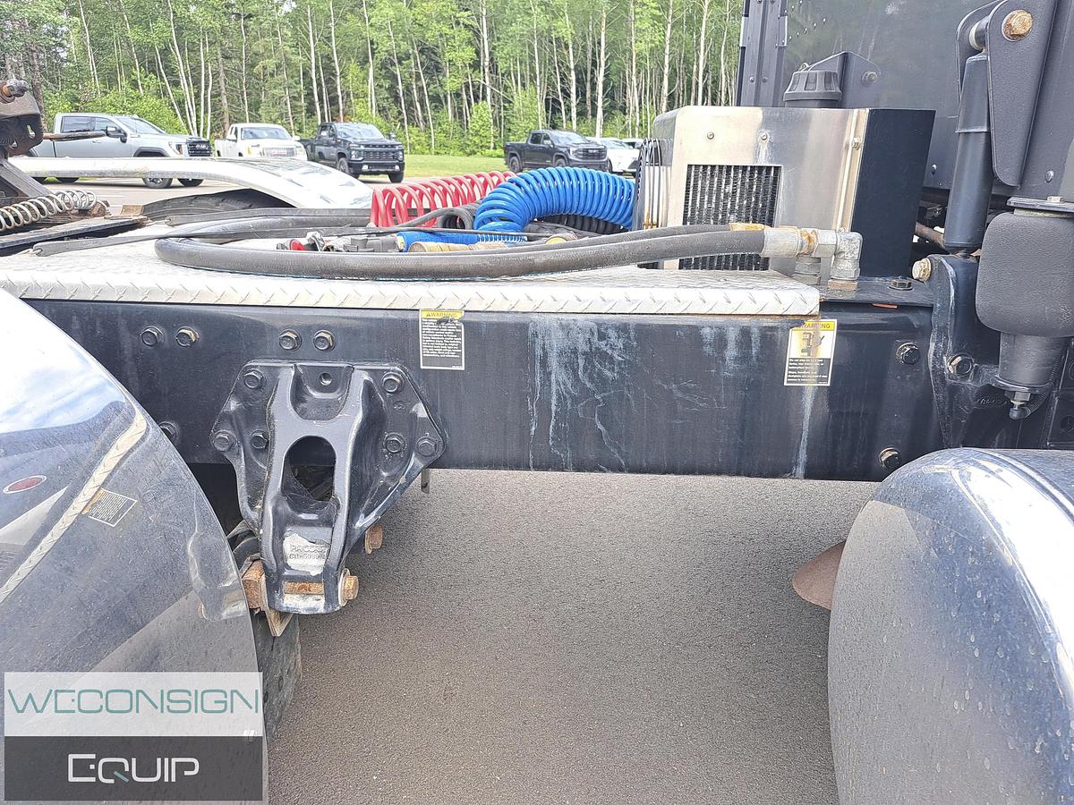 Used 2022 Peterbilt 389