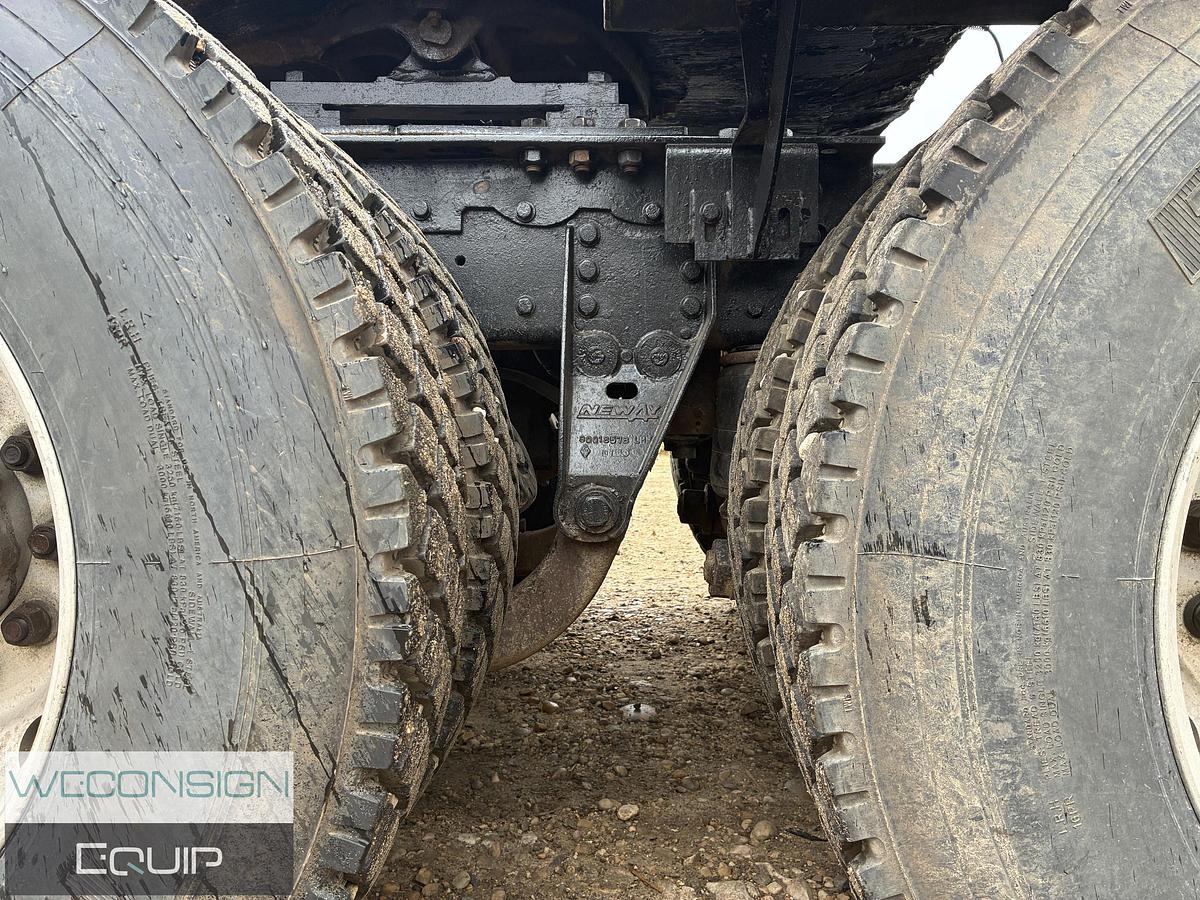 Used 2005 Kenworth T800 Heavy Haul Truck Tractor