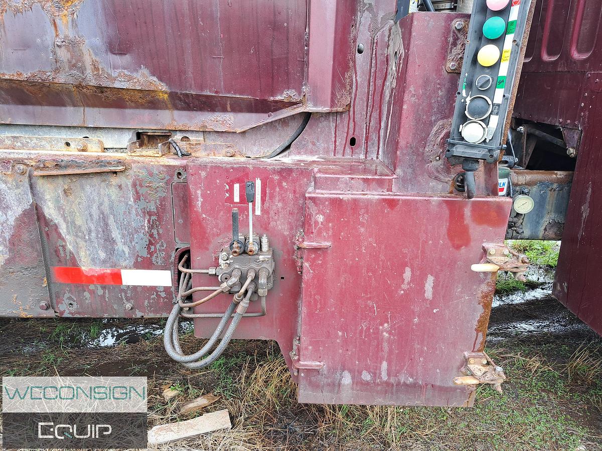 Used 2014 Freightliner M2 106 Sideload Refuse Unit