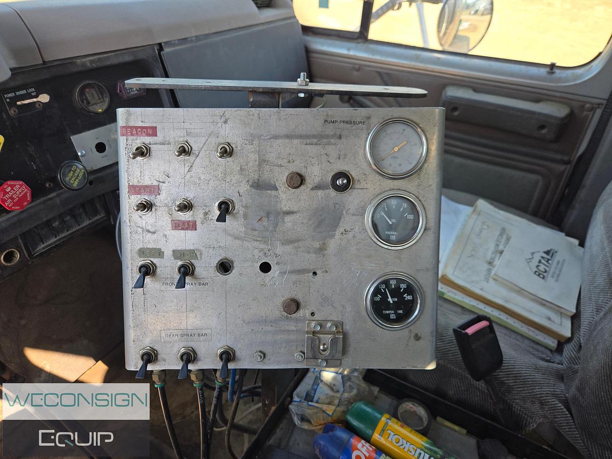 Used 1997 International 4,000 Gallon Water Truck