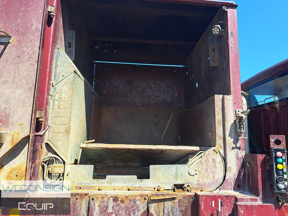 Used 2014 Freightliner M2 106 Sideload Refuse Unit