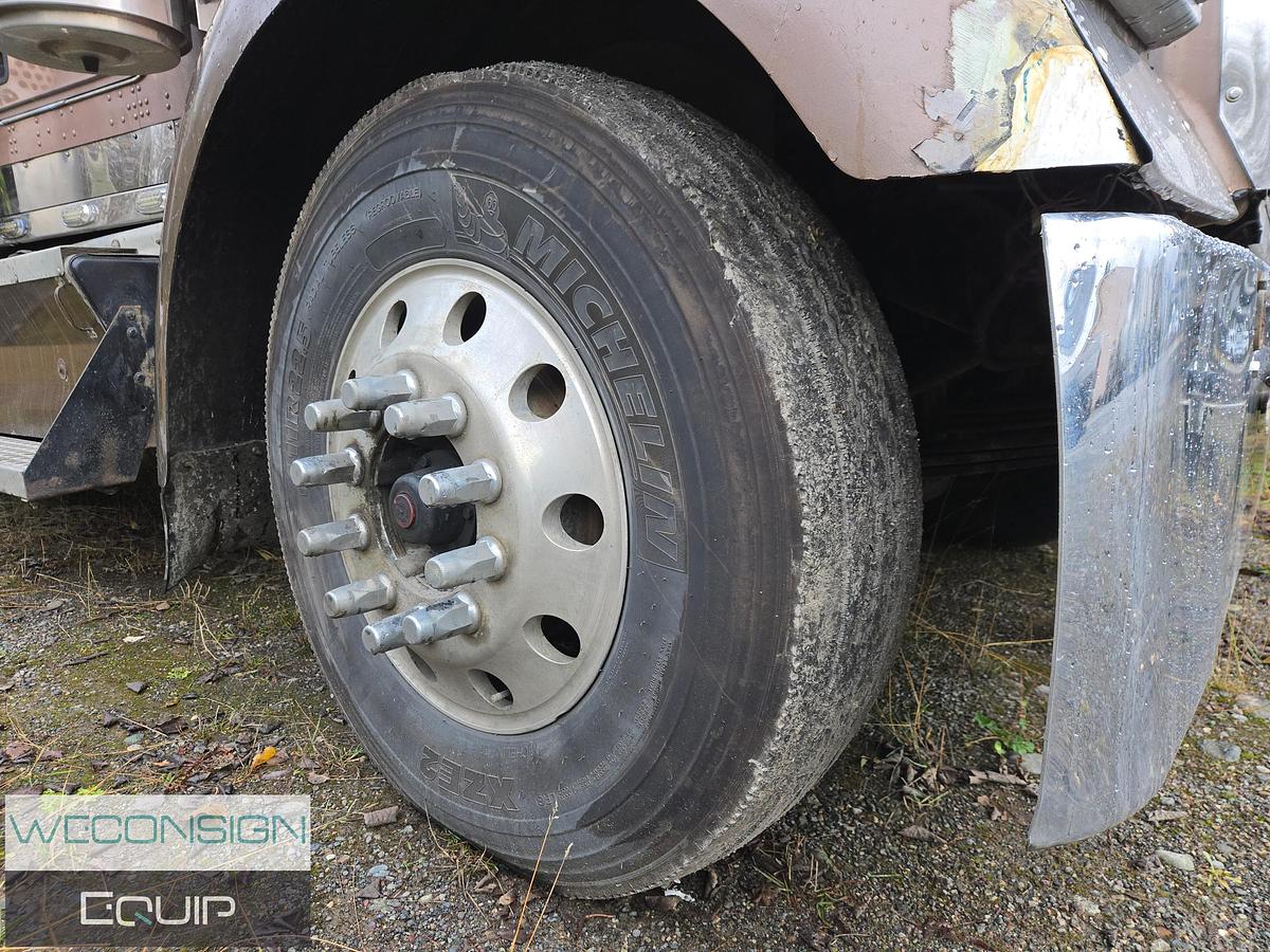 Used 2009 Kenworth W900L TA Sleeper Truck Tractor