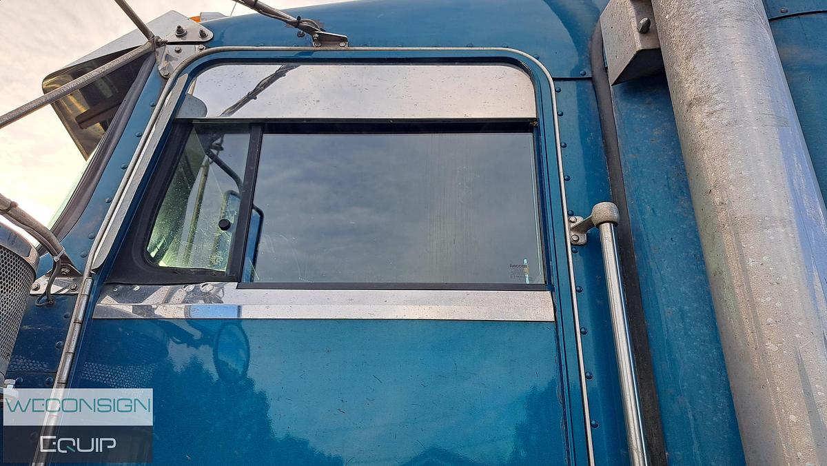 Used 2001 Kenworth W900B