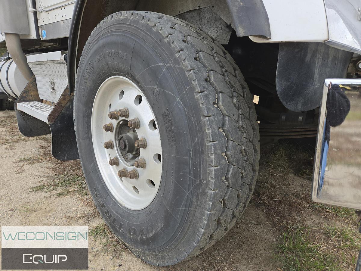 Used 2006 Kenworth W900B Sleeper Truck Tractor