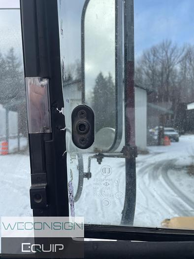 Used 2002 Nissan 2500 – Pavement Marking Vocational Truck