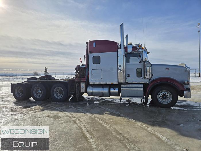 Used 2013 Peterbilt 367 Sleeper Winch Truck