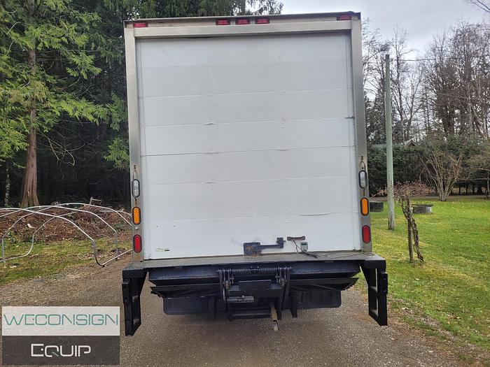 Used 2011 Isuzu NPR 18' Box/Van