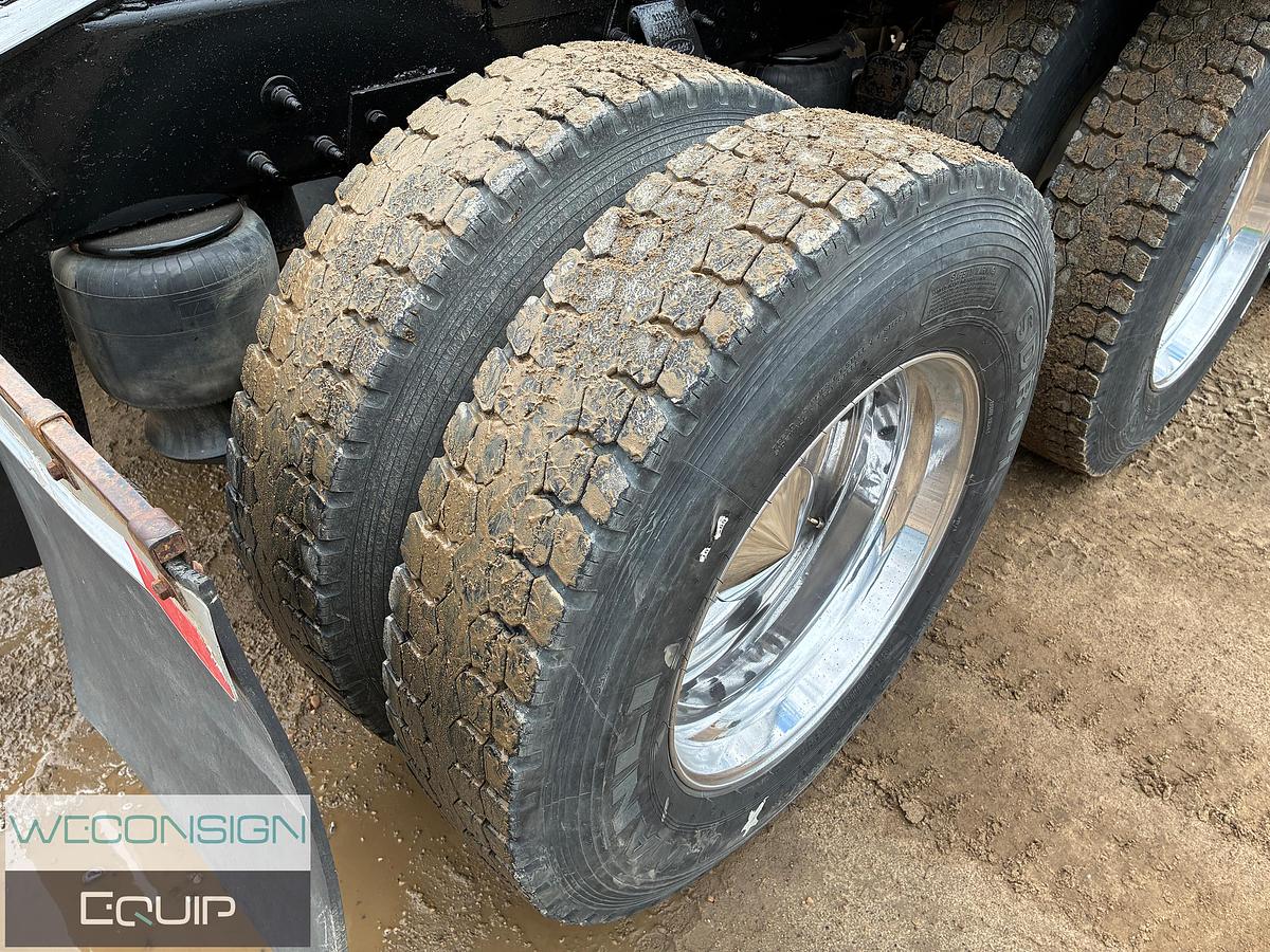Used 2016 Peterbilt 367 Winch Truck