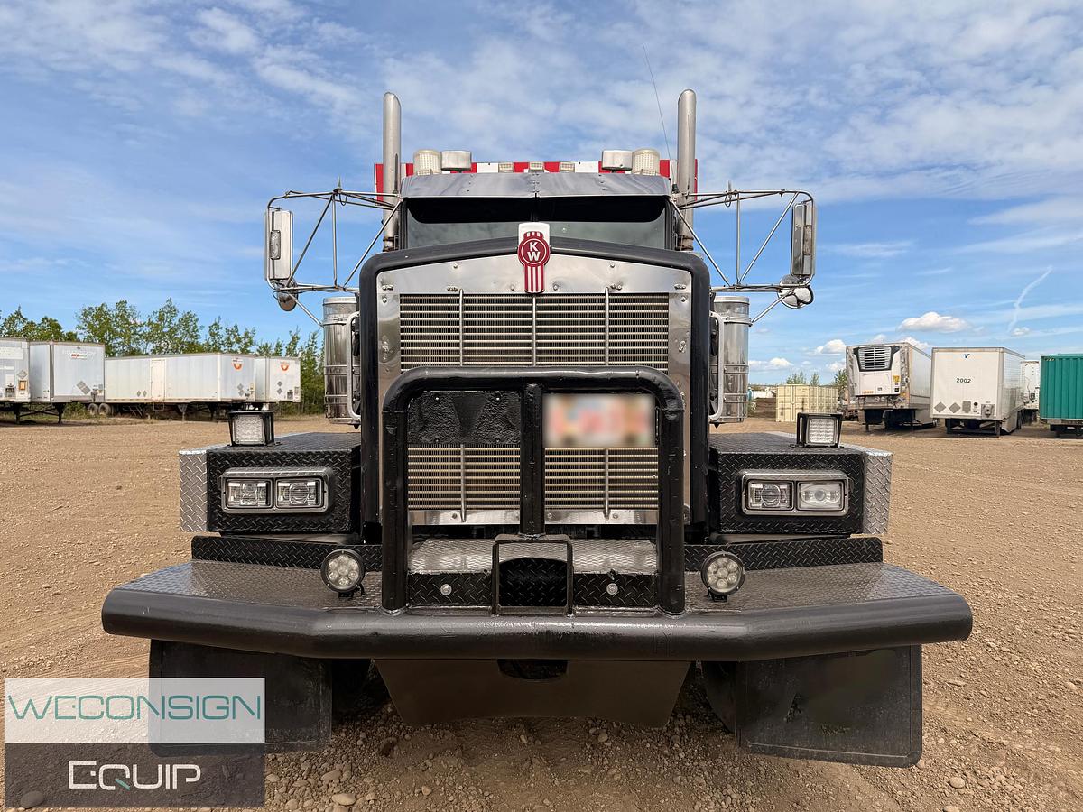 Used 2006 Kenworth C500B Bed Truck