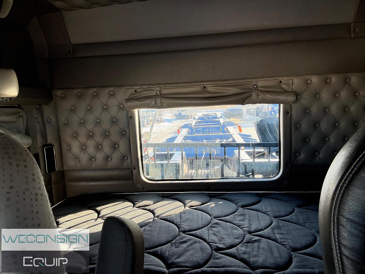 Used 2015 Kenworth C500 Tri-Drive Winch Truck