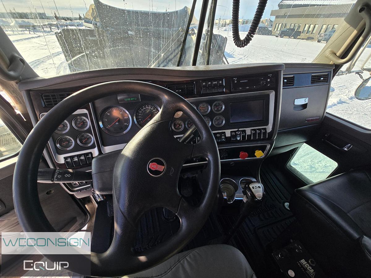 Used 2019 Kenworth T800 Winch Truck