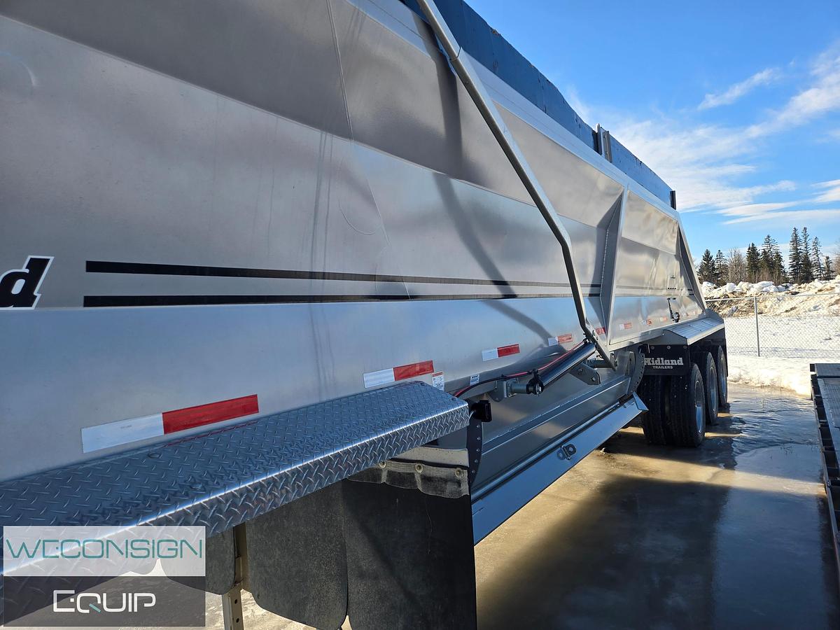 Used 2022 Midland MG43TC3000X Clam Dump Trailer