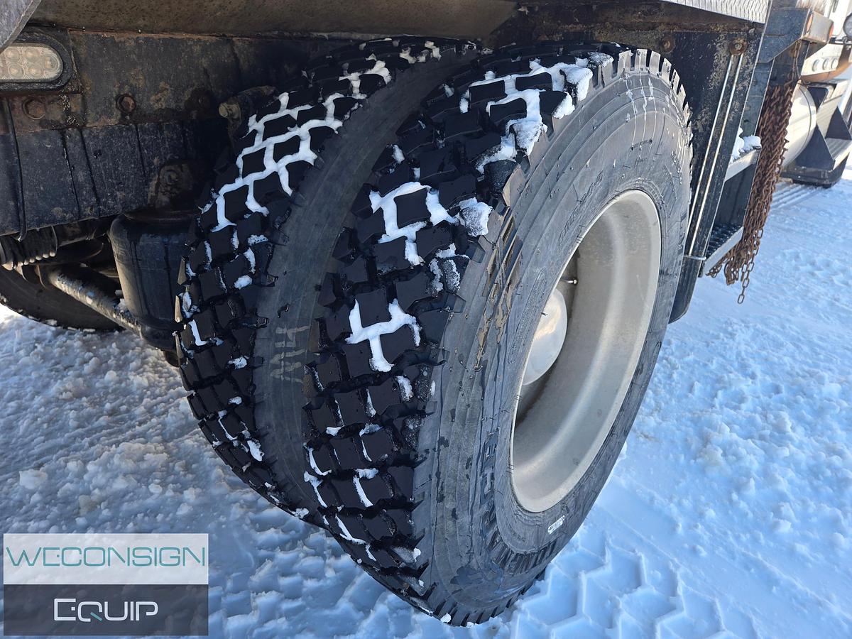 Used 2019 Kenworth T800 Winch Truck