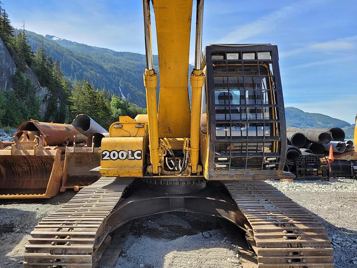 Used 1997 John Deere 200LC  Excavator