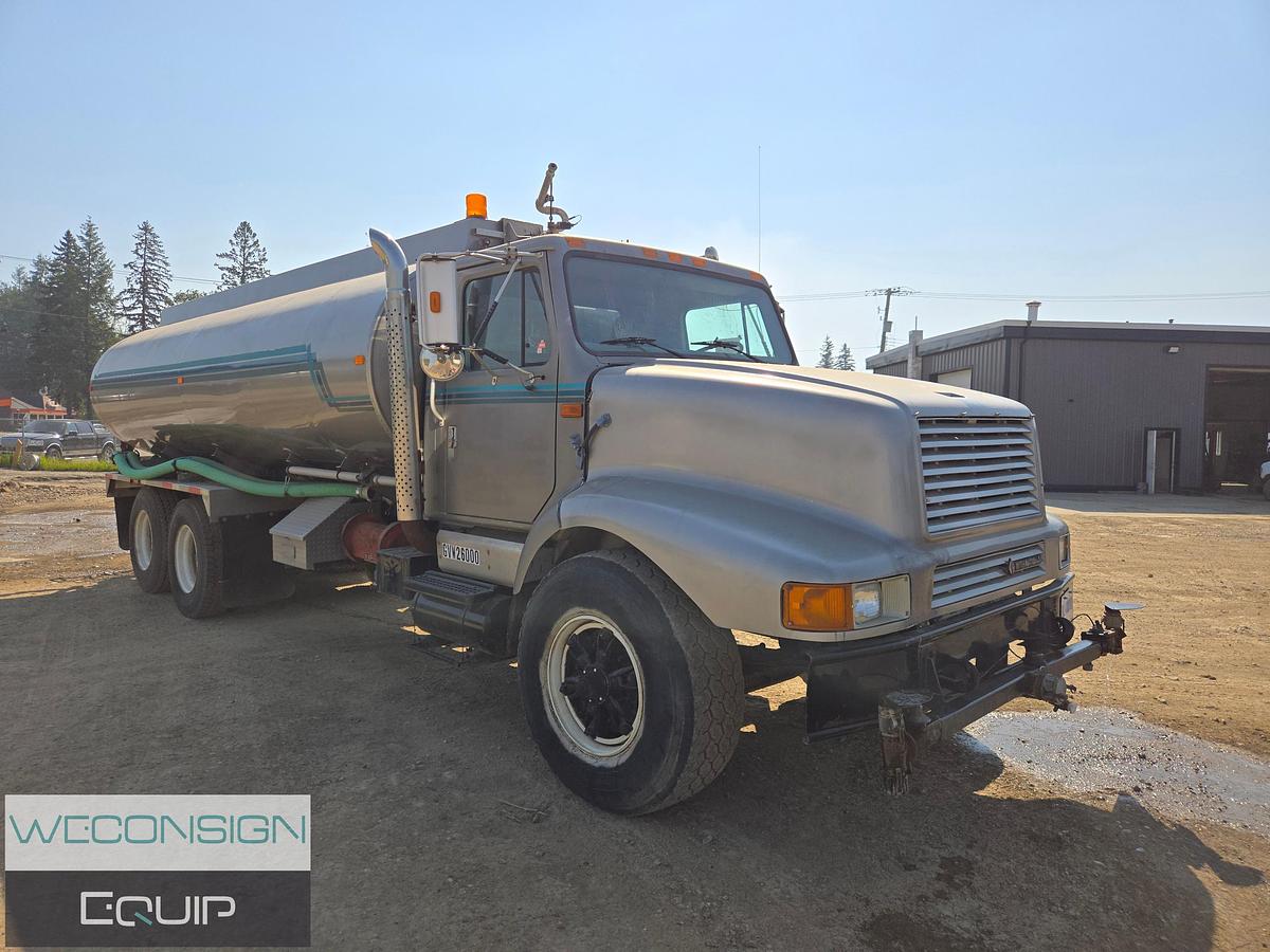 Used 1997 International 4,000 Gallon Water Truck