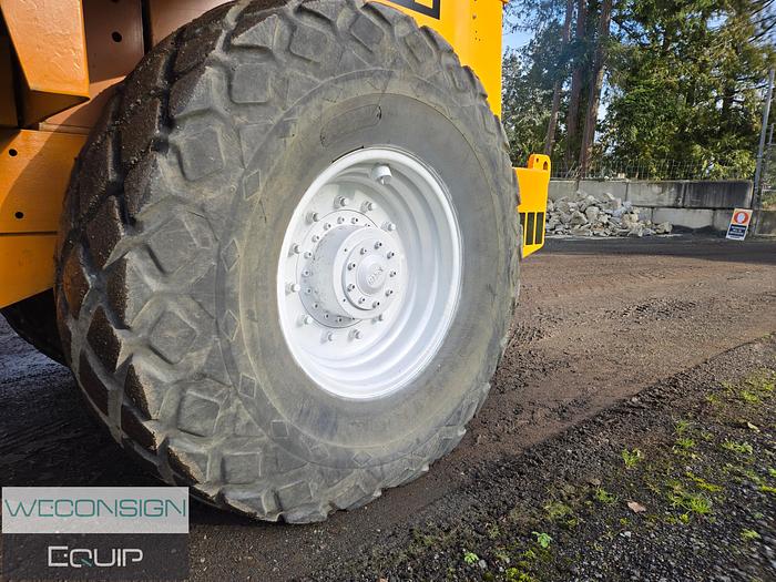 Used 1990 Case 1102D