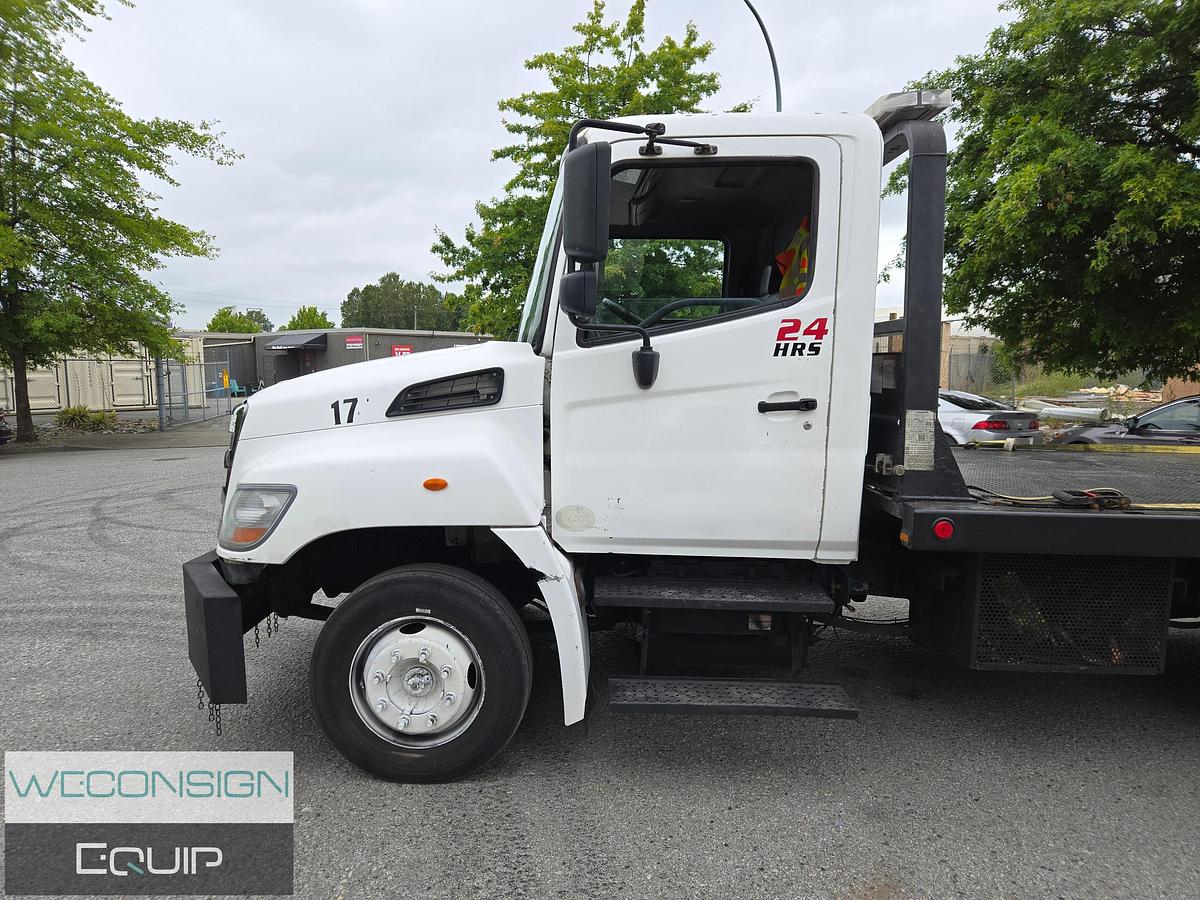 Used 2013 Hino Single Axle Rollback / Tow Truck