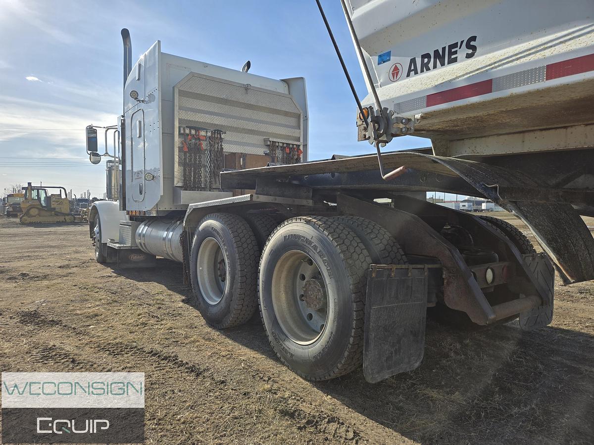 Used 2005 Peterbilt Sleeper Wet Kit Truck