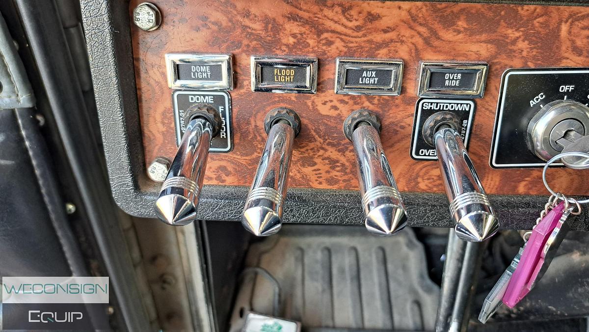 Used 2001 Kenworth W900B