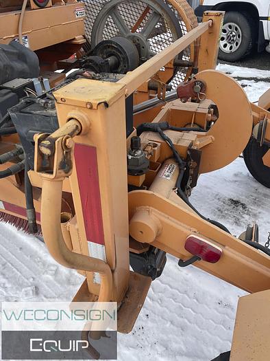 Used 2002 Nissan 2500 – Pavement Marking Vocational Truck