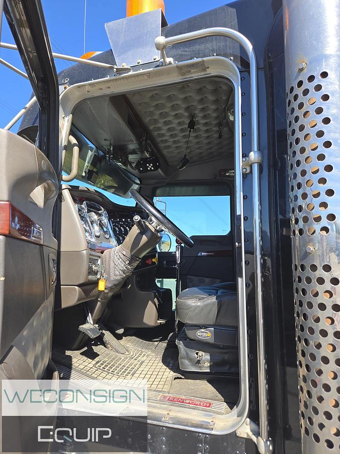 Used 2007 Kenworth T800 TA Lowbed Truck/ Tractor
