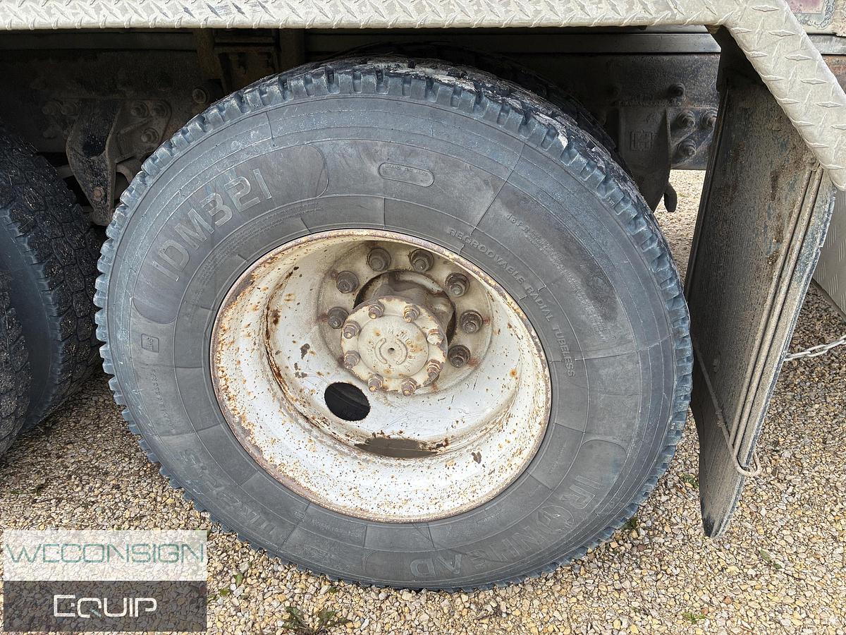 Used 2002 International 7400 SBA 6X4 Potable Water Truck