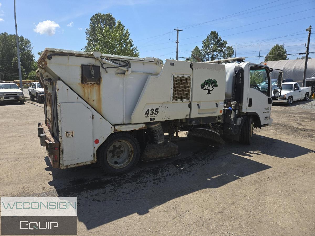 Used 2012 Isuzu NQR Single Axle Sweeper Truck