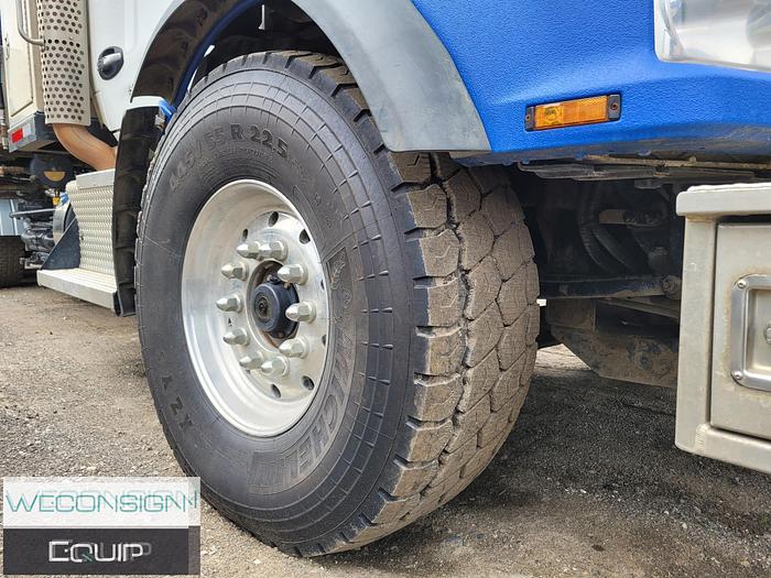 Used 2016 Kenworth T880 Hydro Excavator