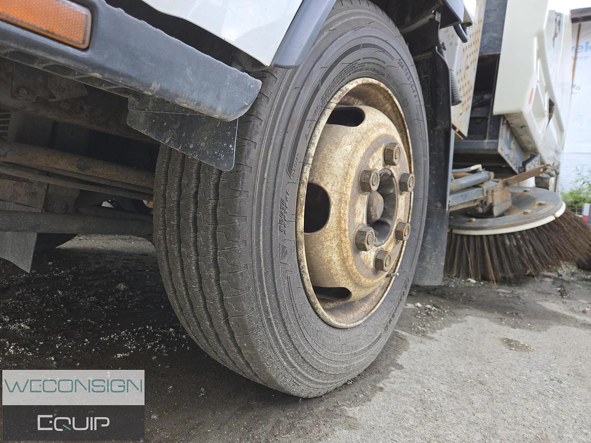 Used 2012 Isuzu NQR Single Axle Sweeper Truck